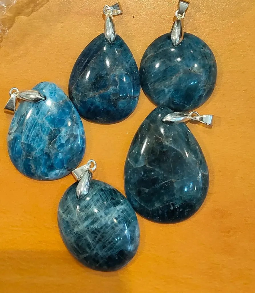 Apatite – Pendentif pierre naturelle – Forme goutte