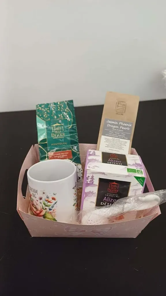 Coffret tasse & tisanes avec infuseur cygne – moment détente numéro 1