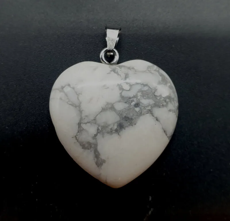 Howlite – Pendentif pierre naturelle – Forme coeur