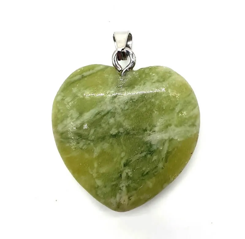 Jade vert – Pendentif pierre naturelle – Forme coeur