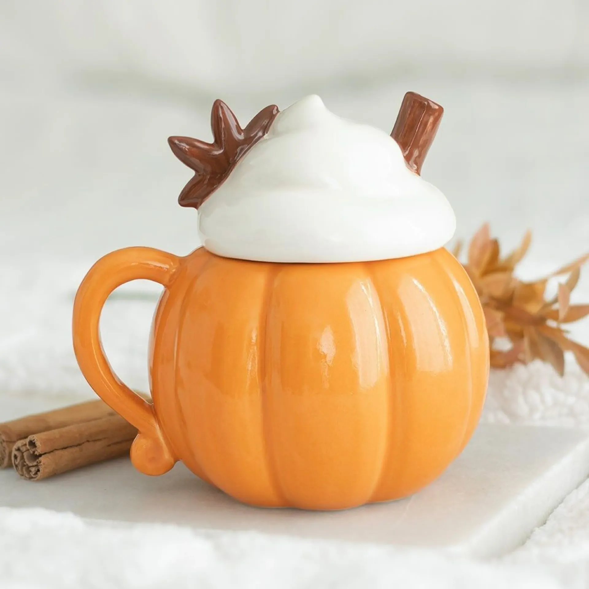 Mug citrouille orange avec couvercle crème – 400 ml