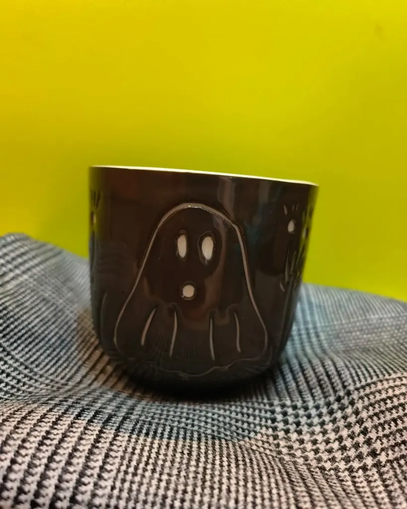 Tasse Fantôme en Porcelaine – Création Artisanale Halloween à Ath